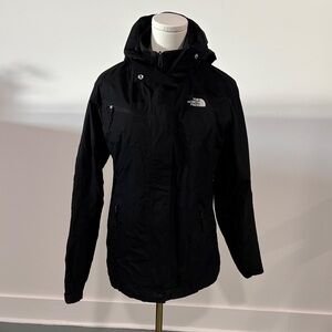 The North Face Women's Jacket with Fleece separate jacket.